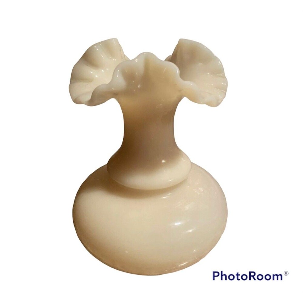Vintage Fenton Art Glass Glossy Melon Ruffle Custard Glass Vase